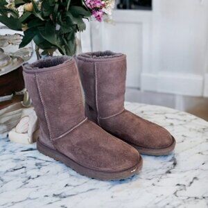 UGG Classic Short II Boots Size 6 Burnt Cedar Color